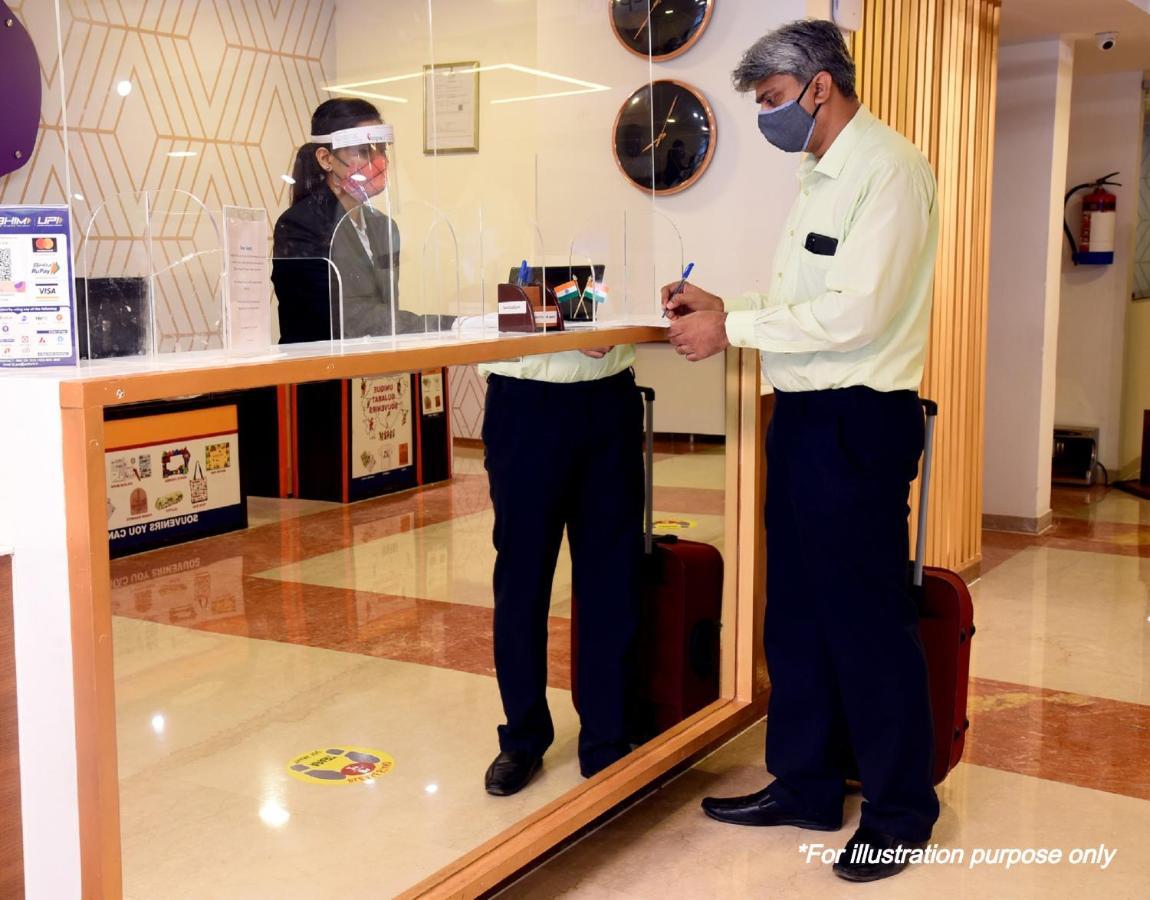 Capital O 37423 Golden Leaf Otel Dehradun Dış mekan fotoğraf