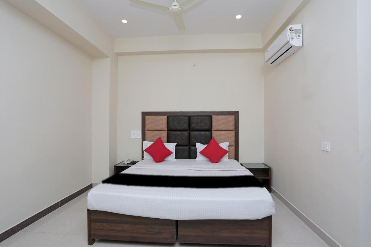 Capital O 37423 Golden Leaf Otel Dehradun Dış mekan fotoğraf