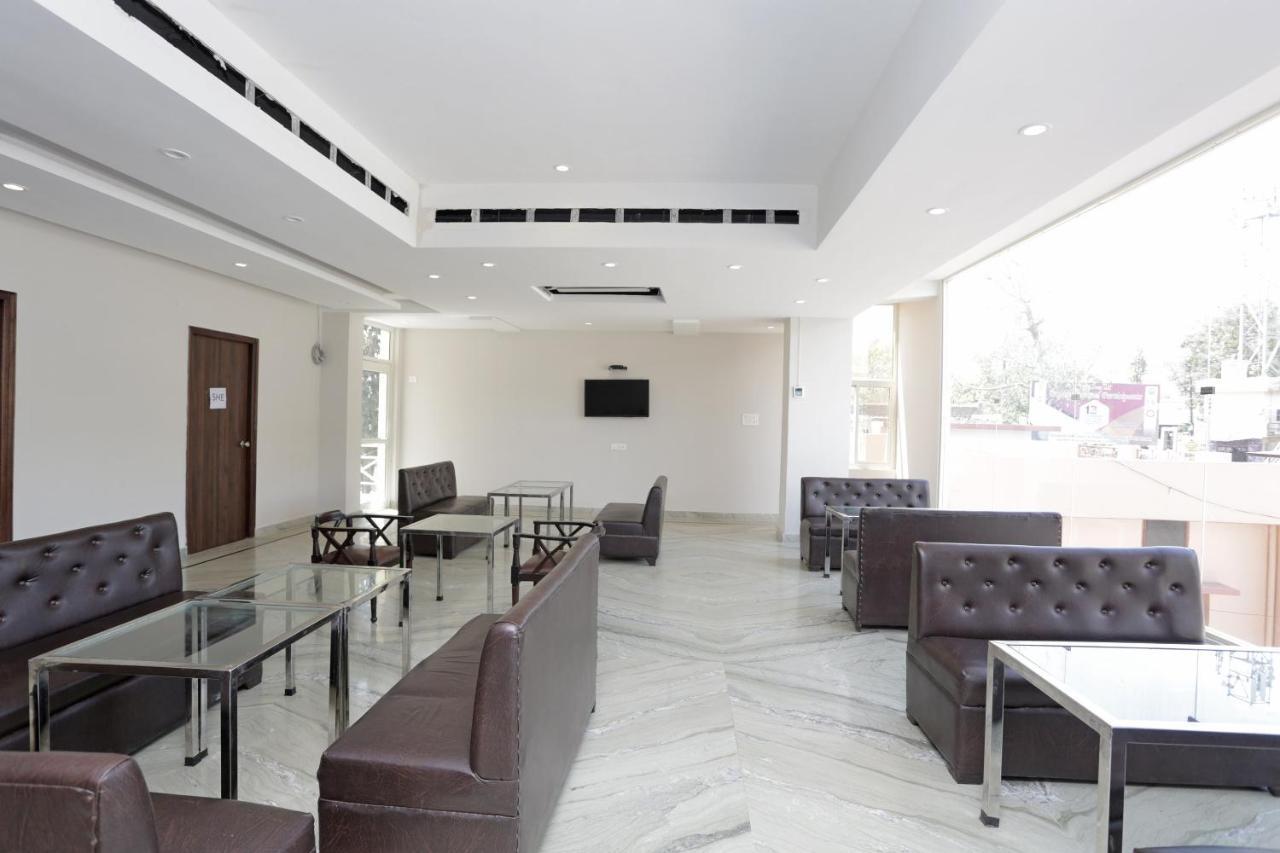 Capital O 37423 Golden Leaf Otel Dehradun Dış mekan fotoğraf