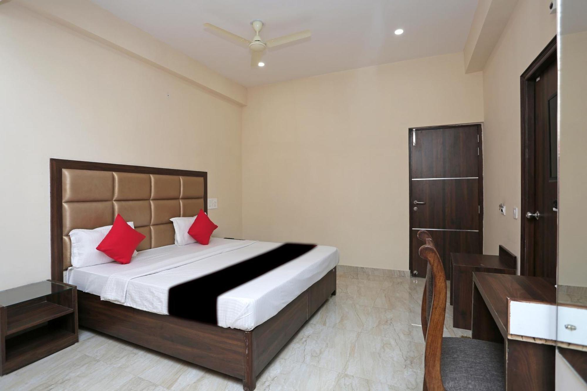 Capital O 37423 Golden Leaf Otel Dehradun Dış mekan fotoğraf